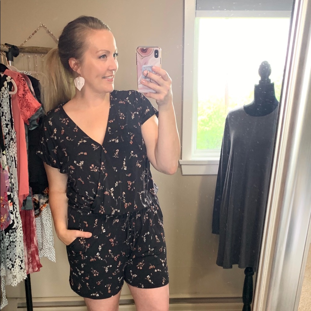 Black Short Sleeve Romper Floral Romper - Picture 8 of 13